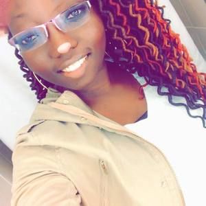 Meet your Posher, Natia